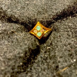 Avon Gold Shiny Blue Green Stone Ring